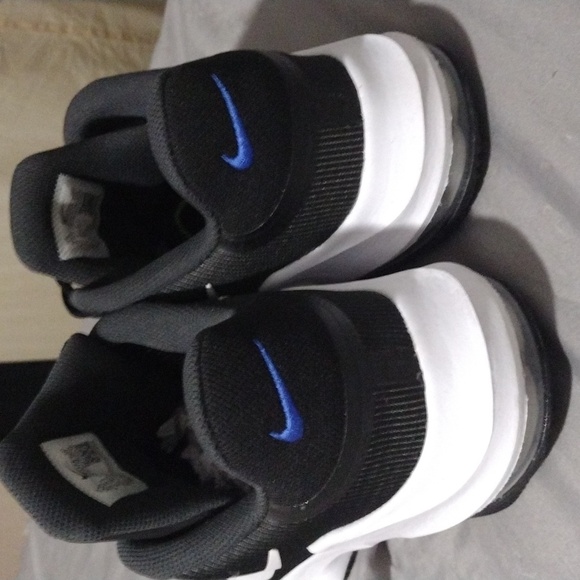 Nike Air Max Mens 10.5 Black/White - Picture 2 of 8